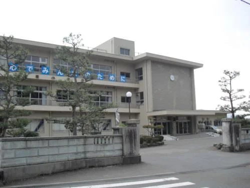 神明小学校まで400m