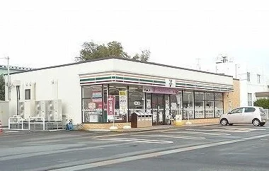 セブンイレブン三条塚野目店まで450m