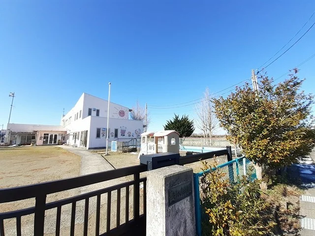 燕市立小高保育園まで477m