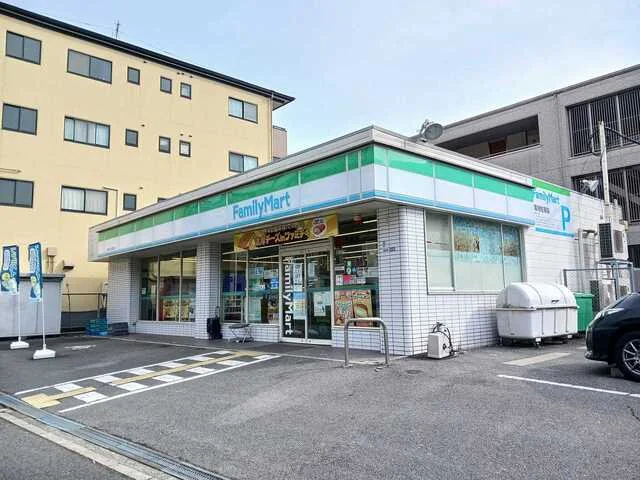 ファミリーマート神鉄谷上駅前様まで400m