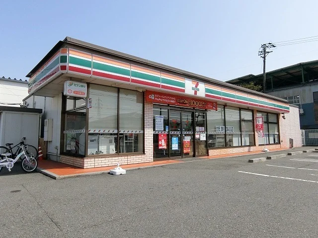セブンイレブン大垣割田3丁目店まで900m