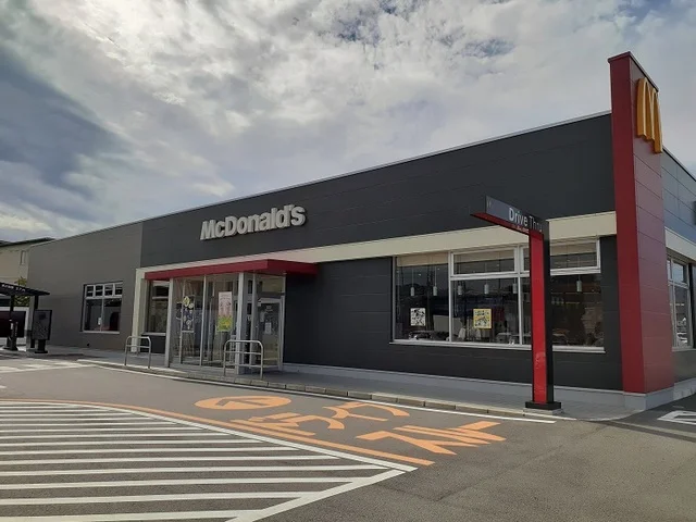 マクドナルド 備後府中店まで550m