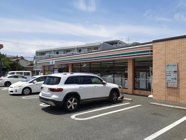 セブンイレブン渡鹿５丁目店まで400m