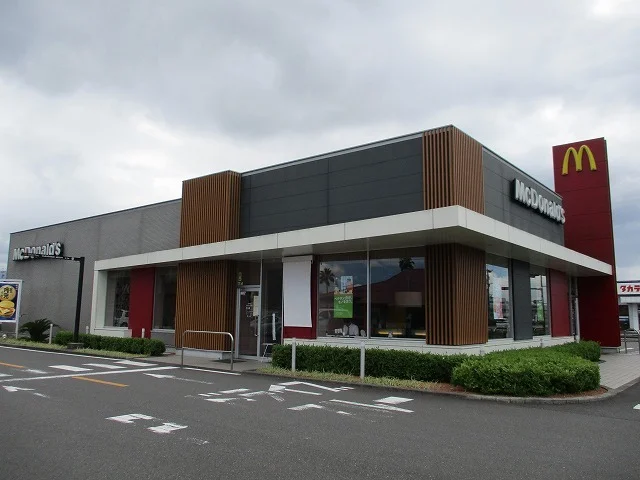 マクドナルド都城インター店まで1100m