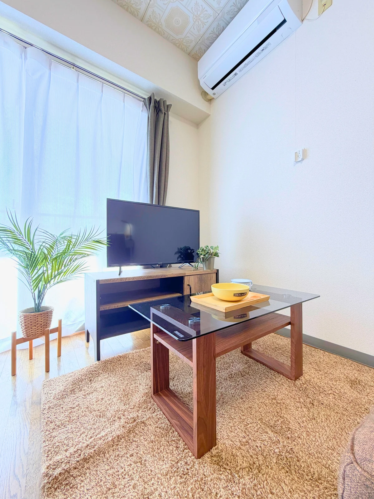 テレビ・テーブル