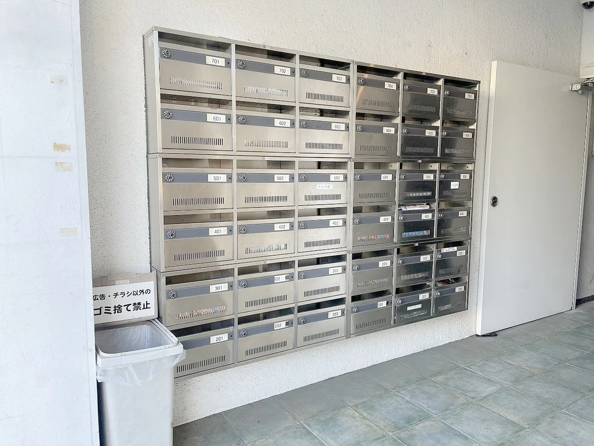ダイヤル式の集合ポストがあります！滞在中の郵便物の受け取りも可能です✉