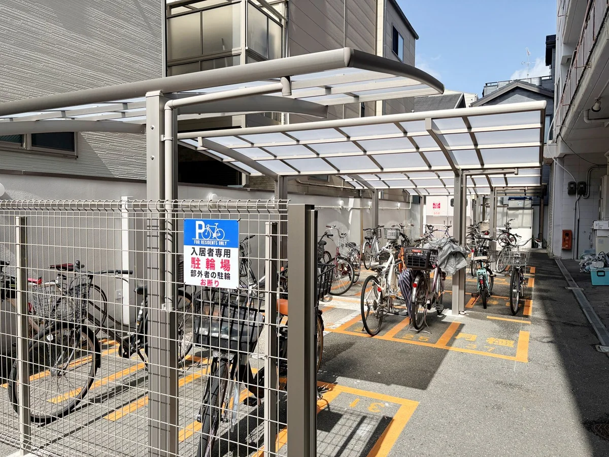 屋根付きの駐輪場があります☆レンタサイクルもぜひご利用ください🚲
