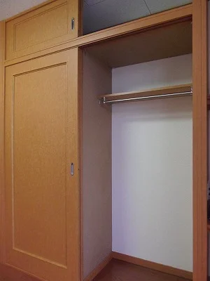 収納はクローゼットになっています。