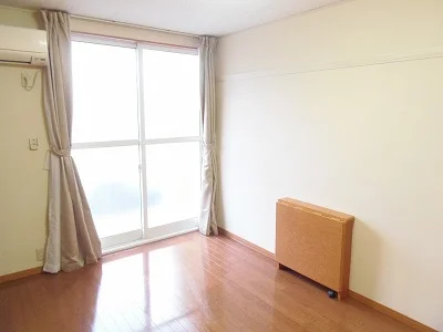 清潔感のあるお部屋になっております。