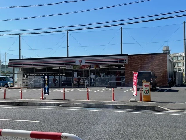 セブン　さいたま島小学校前店まで700m
