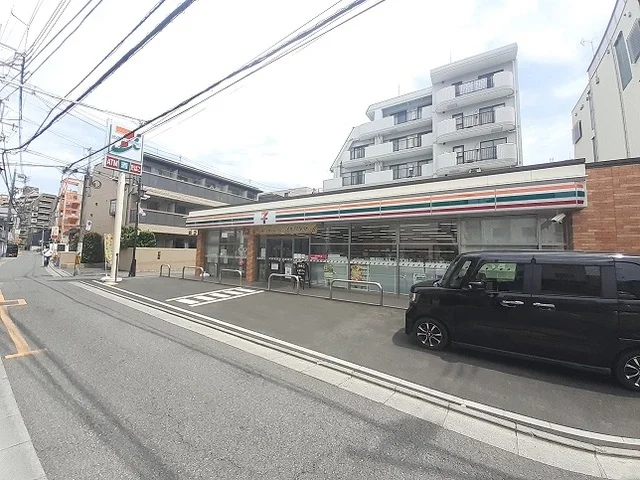 セブン　大宮平和通り店まで45m