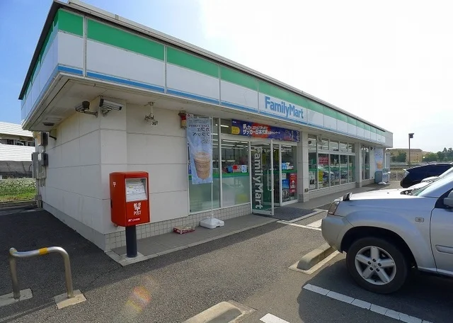 ファミリーマート大泉寄木戸店まで1000m