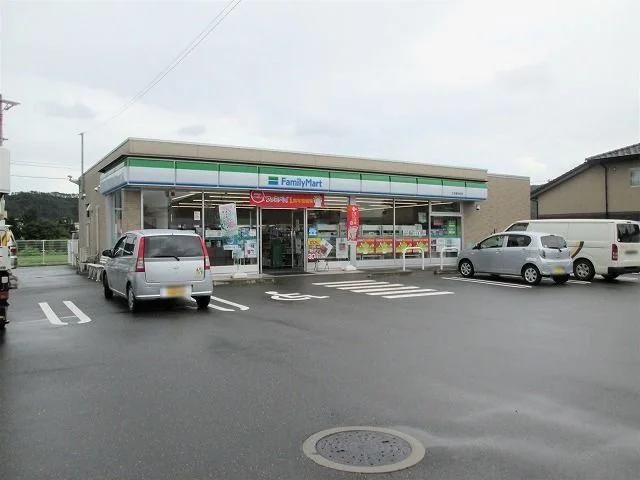 ファミリーマート 北安曇池田店まで550m