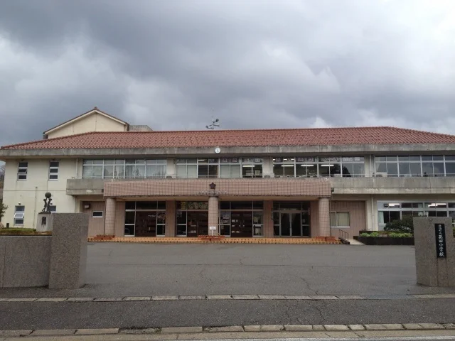 英田小学校まで900m