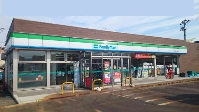 ファミリーマートまで850m