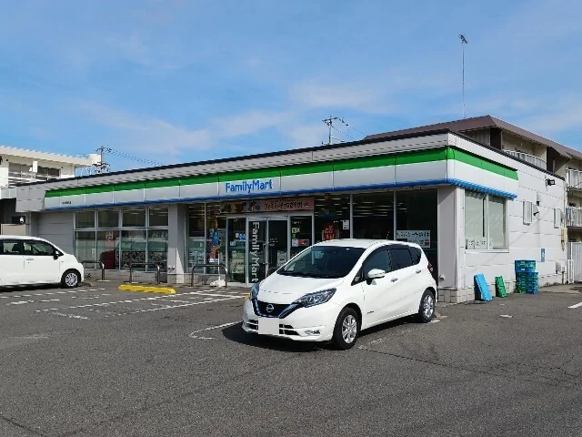 ファミリーマート今治東鳥生店まで300m