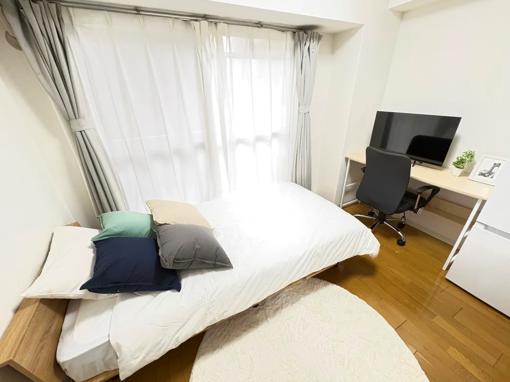 ※ラグ・小物等のインテリアは設置例です。実際のお部屋には備え付けられておりません。