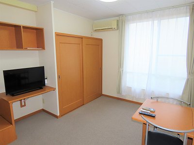 2階はカーペットのお部屋です