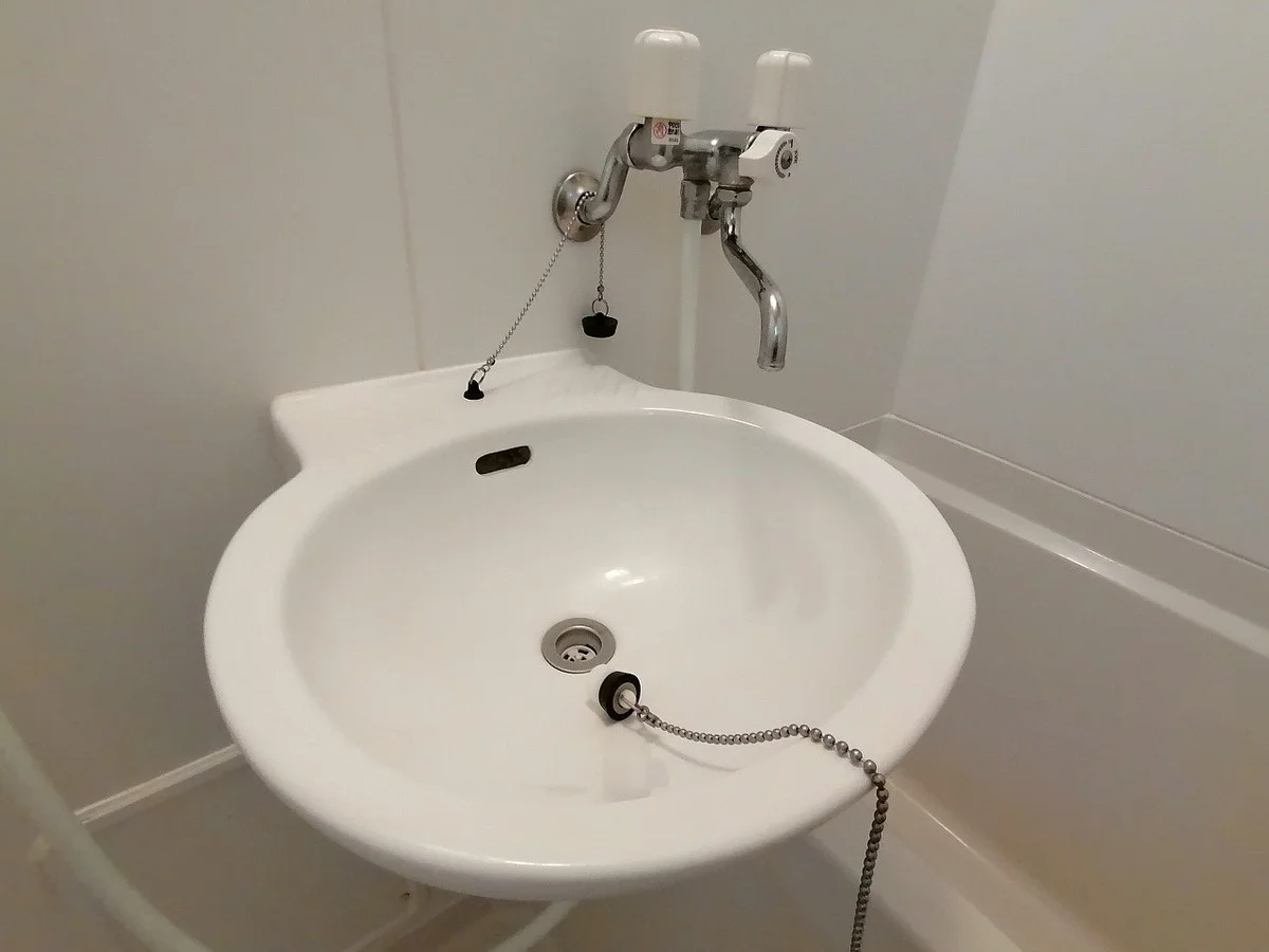 お風呂に洗面台あり。