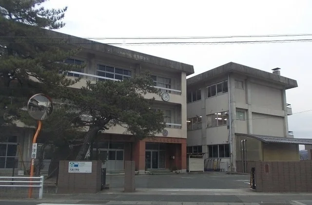 福島市立大森小学校まで300m