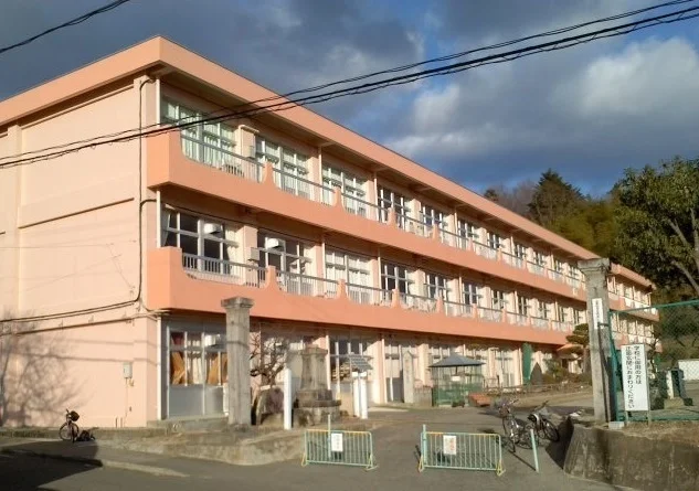 大平小学校まで2000m