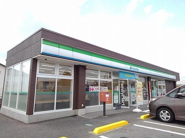 ファミリーマート  矢板木幡店まで1600m
