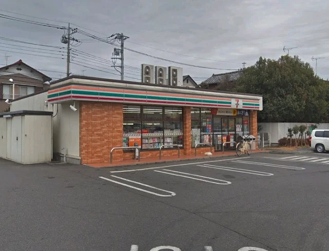 セブンイレブンまで240m