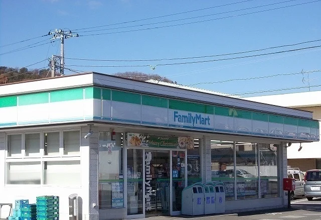 ファミリーマート三島柳郷地店まで400m