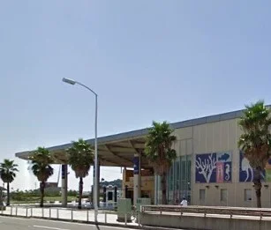 江の島水族館まで2200m