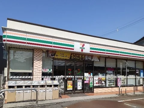 セブンイレブン富山水橋辻ヶ堂店まで800m
