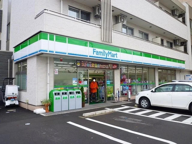 ファミリーマートまで350m