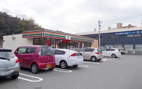 セブンイレブンまで1100m