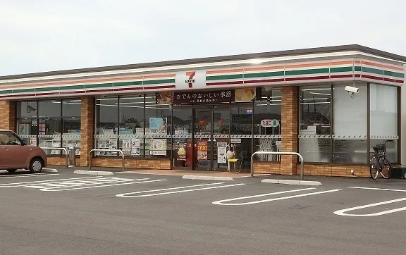 セブンイレブンまで450m