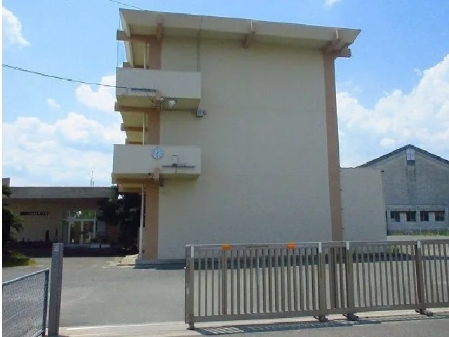 千代田西部小学校まで2300m