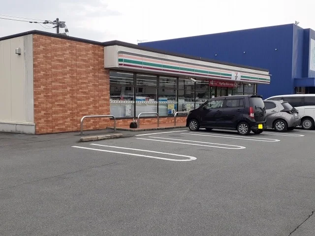 セブンイレブン鹿校通店まで600m