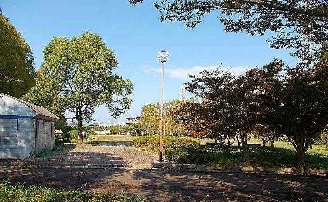 石垣池公園まで1800m