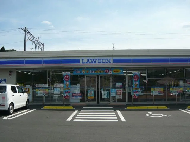 ローソン東市来駅前店まで400m