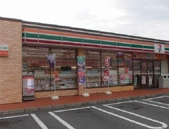 セブンイレブンまで30m