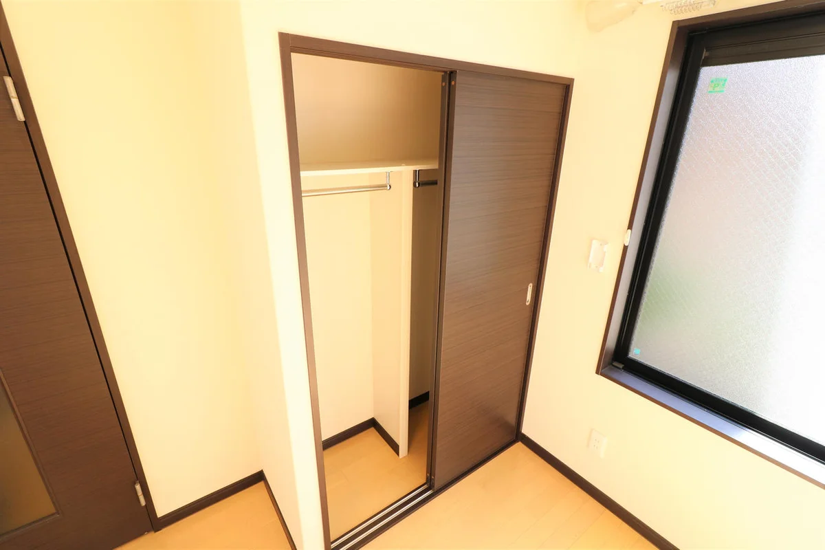 大型クローゼットにより女性の方でも収納が安心！