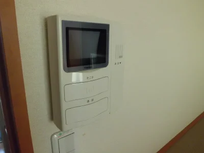 モニターホン。来客の姿を確認できます。
