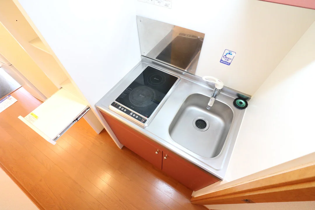 お掃除らくらくの２口ラジエントヒーター！豊富なキッチン棚収納