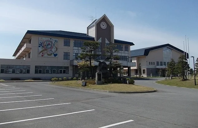 八郎潟町立八郎潟中学校まで1600m