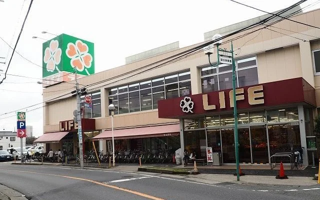ライフ市川国分店まで540m