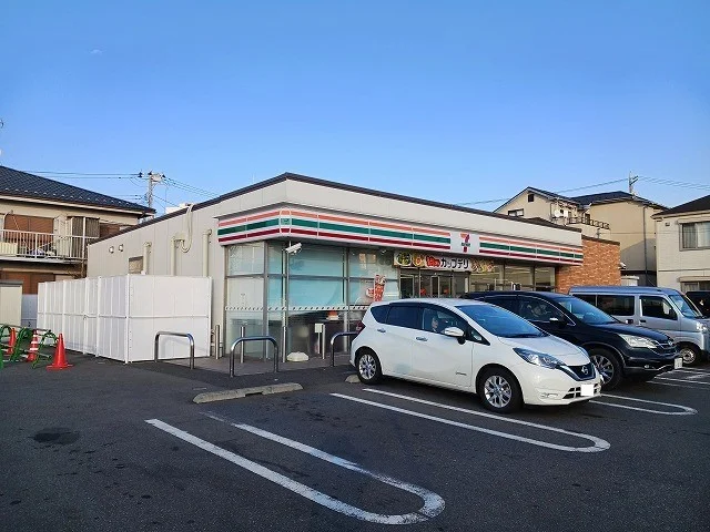 セブンイレブン市川総合病院前店まで925m