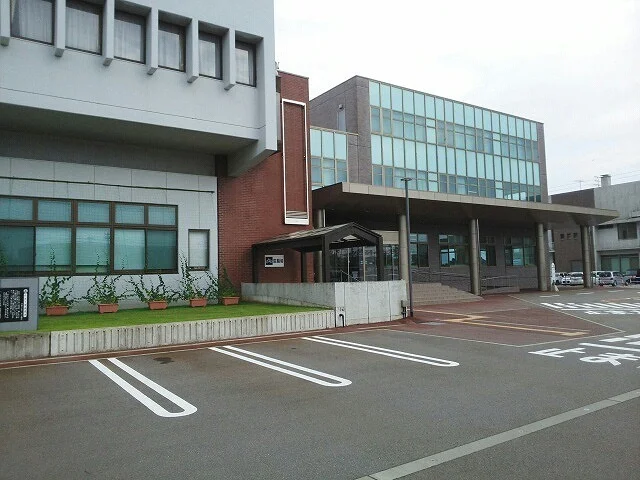 かほく市役所まで1000m