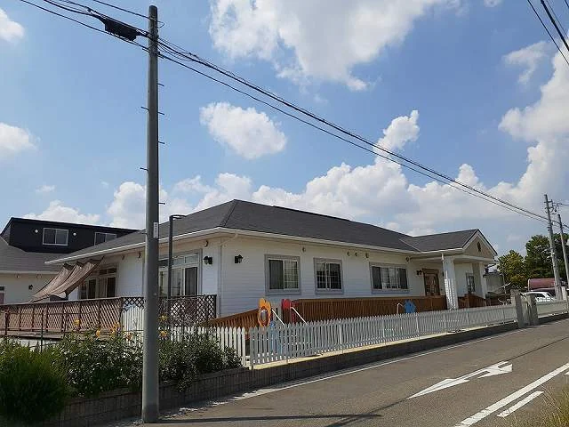 こどもの森・保育園まで576m