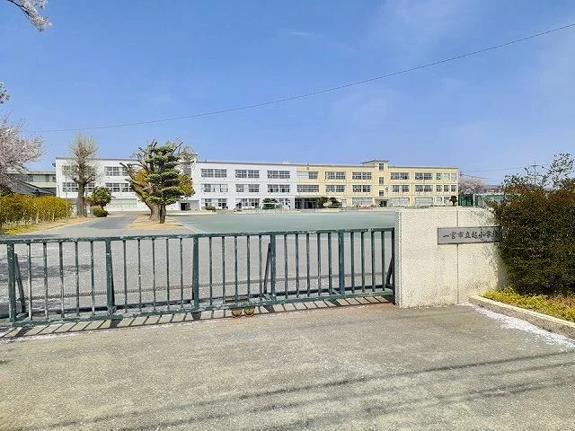 一宮市立　起小学校まで350m