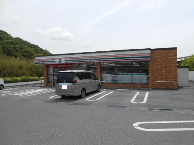 セブンイレブン彦根大堀町店様まで700m