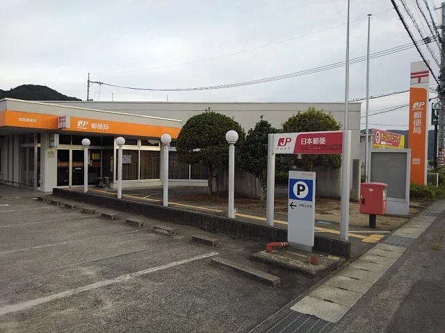 周匝郵便局さんまで1500m