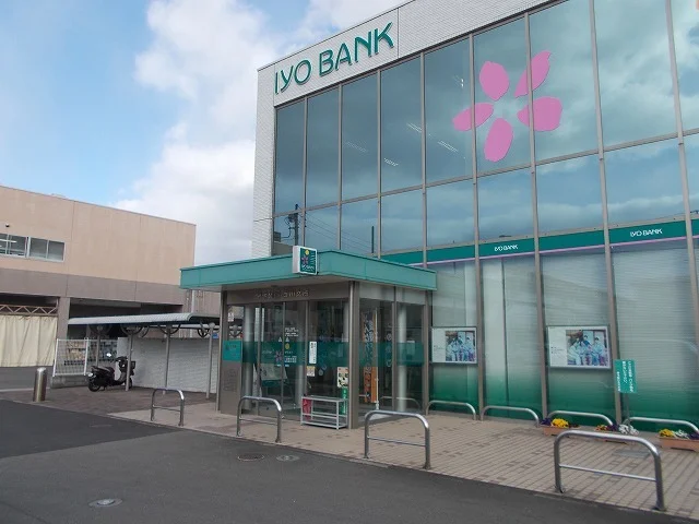 伊予銀行古川支店様まで1000m